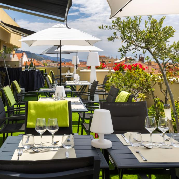 Régalez-vous avec la nouvelle carte de notre restaurant sur le rooftop à Menton